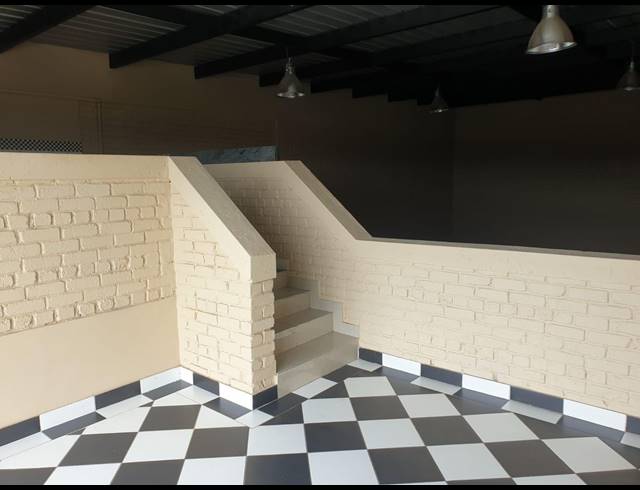 167M² WAREHOUSE TO LET IN POMONA